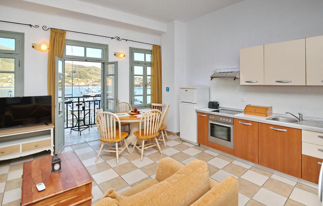 סקופלוס טאון Faros Coastal Apartments מראה חיצוני תמונה