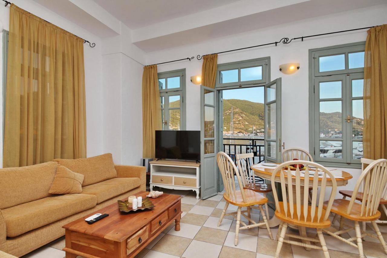 סקופלוס טאון Faros Coastal Apartments מראה חיצוני תמונה