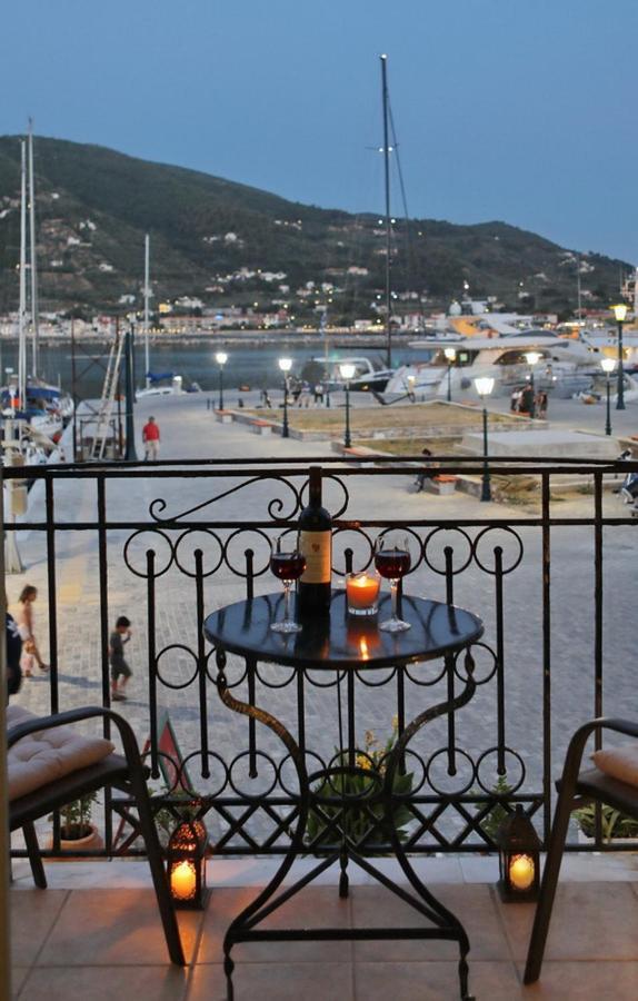 סקופלוס טאון Faros Coastal Apartments מראה חיצוני תמונה