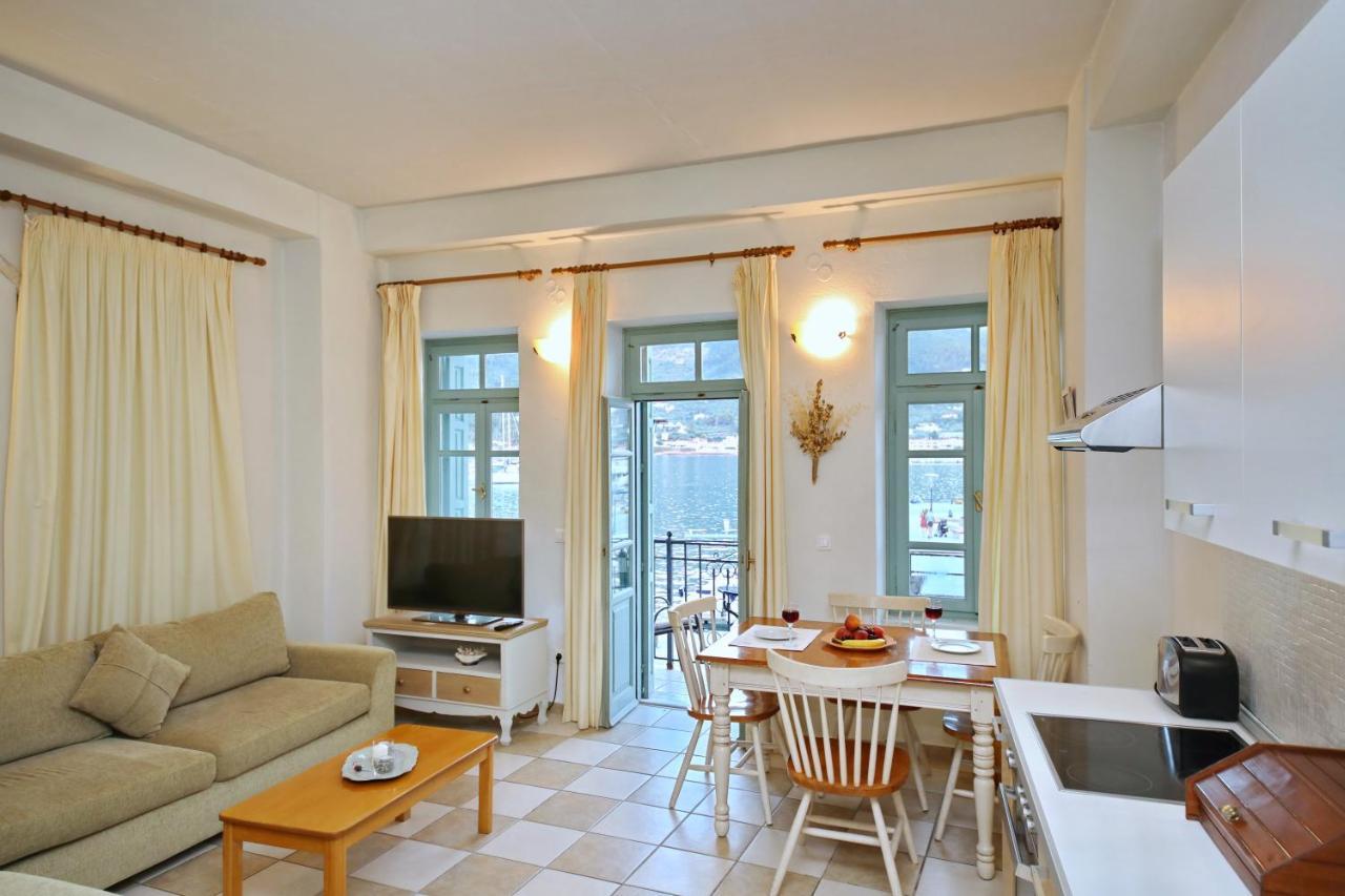 סקופלוס טאון Faros Coastal Apartments מראה חיצוני תמונה