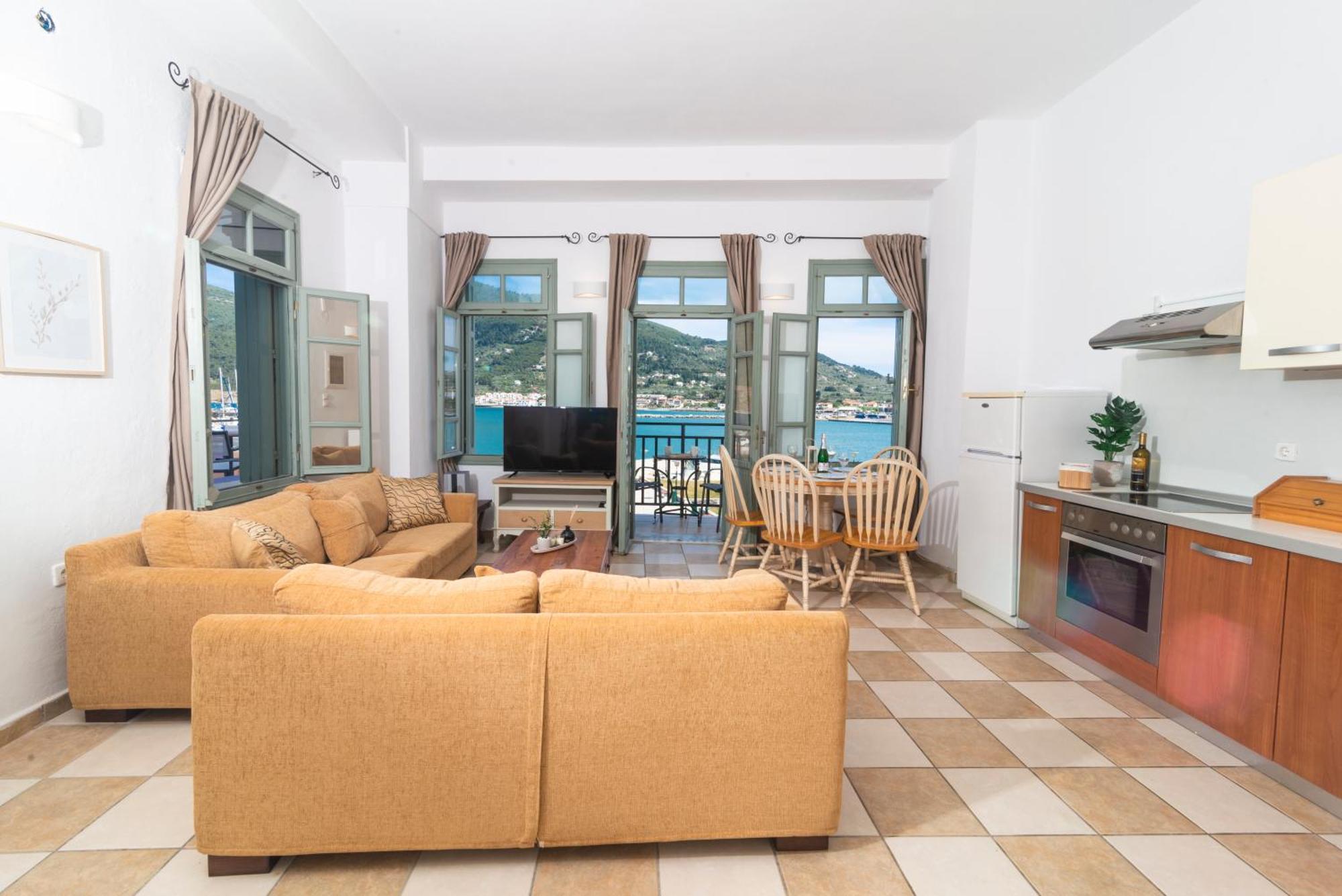 סקופלוס טאון Faros Coastal Apartments מראה חיצוני תמונה