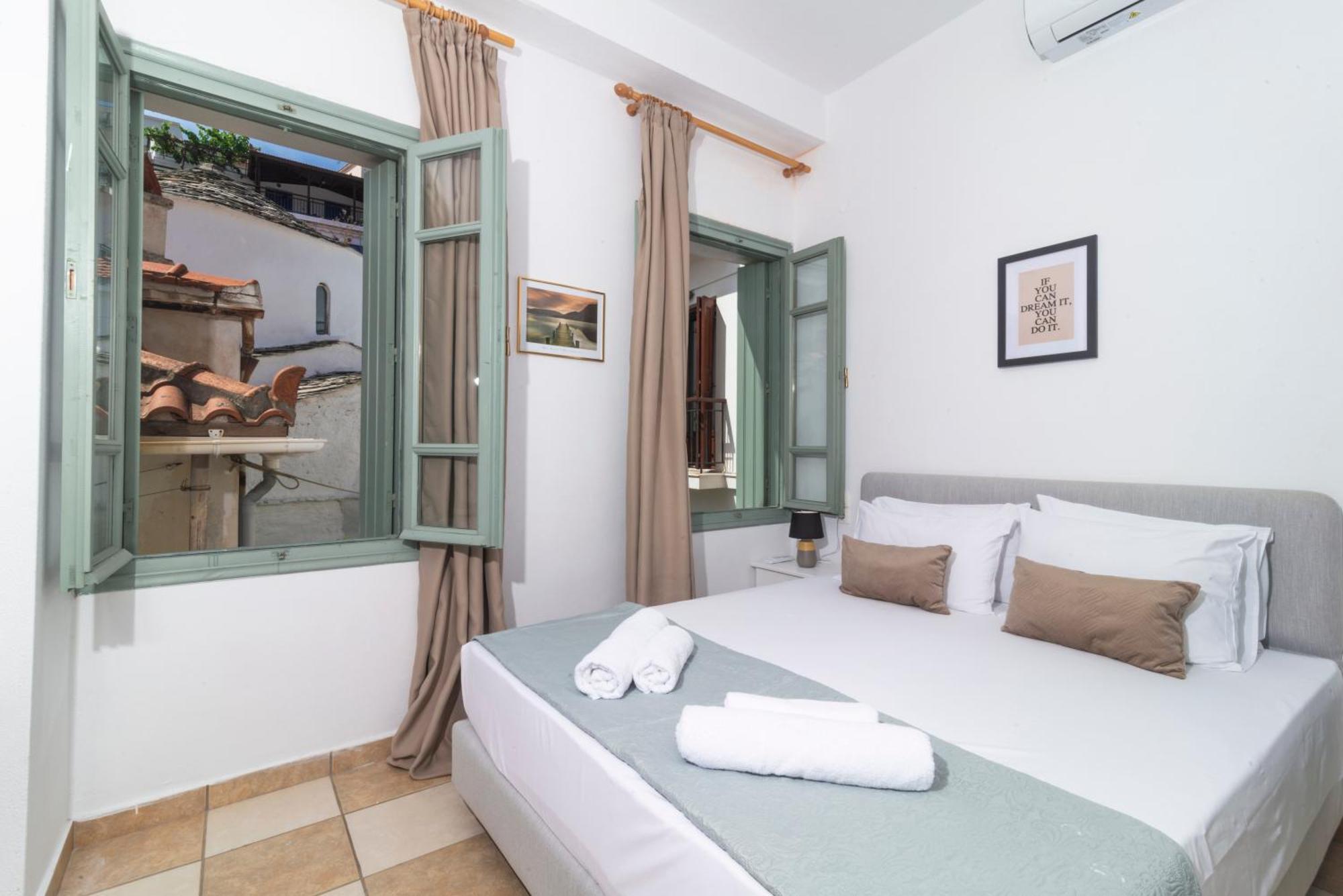 סקופלוס טאון Faros Coastal Apartments מראה חיצוני תמונה