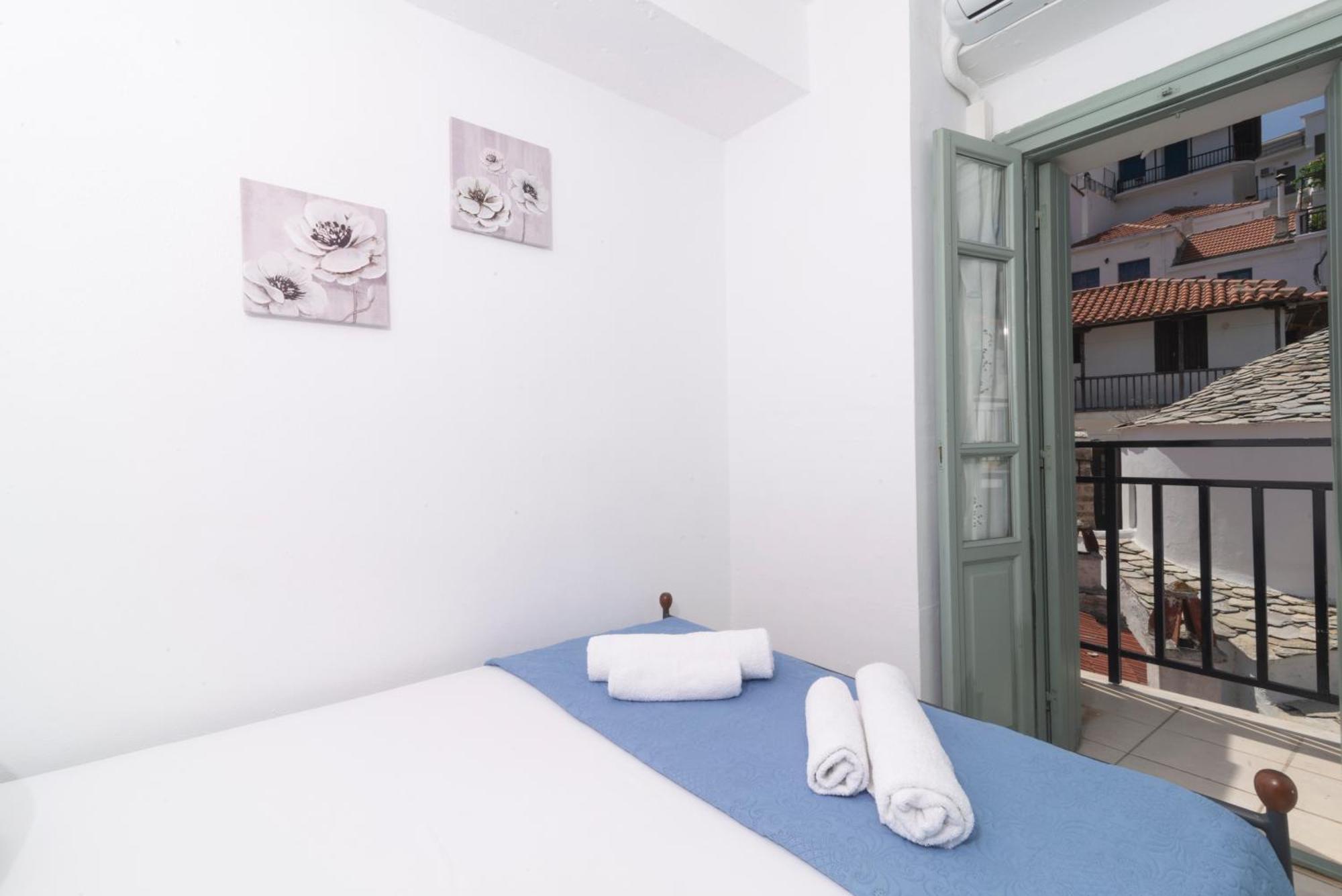 סקופלוס טאון Faros Coastal Apartments מראה חיצוני תמונה