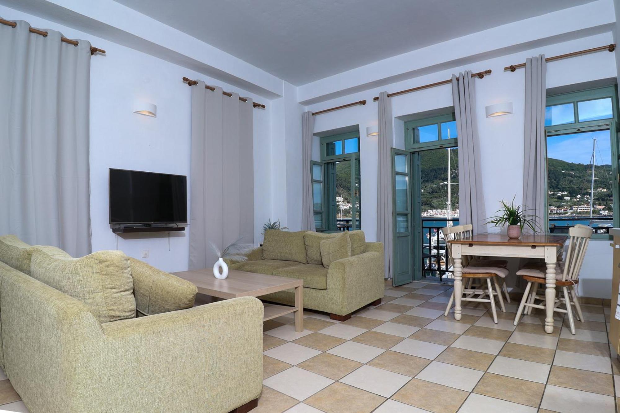 סקופלוס טאון Faros Coastal Apartments מראה חיצוני תמונה