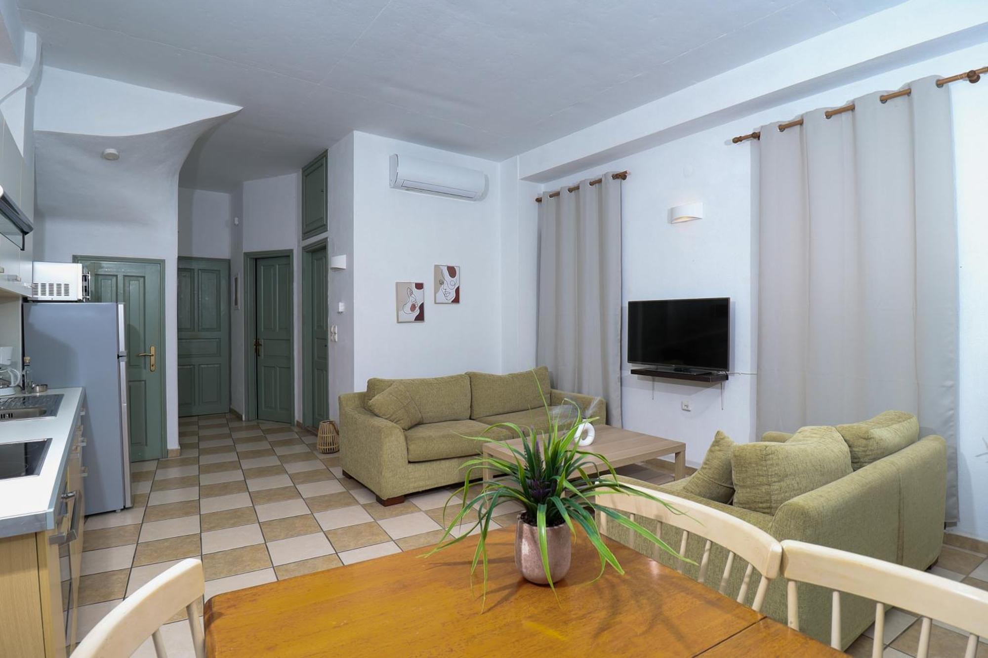 סקופלוס טאון Faros Coastal Apartments מראה חיצוני תמונה